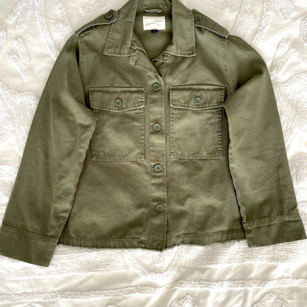 Nice, olive green denim jean-like jacket. It is soft, light weight.